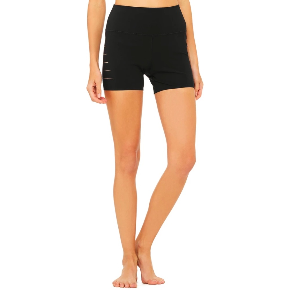 ALO Yoga Ripped Shorts | Black